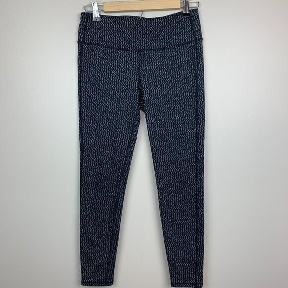 Athleta Grey and Black Zig Zag Stripe Leggings Size Medium - Picture 3 of 9